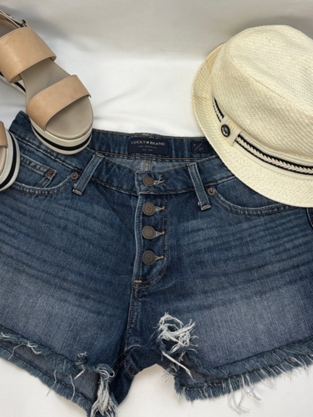 Lucky Brand Women’s Sz4 Medium Blue Denim Shorts Cut Offs #0613‎